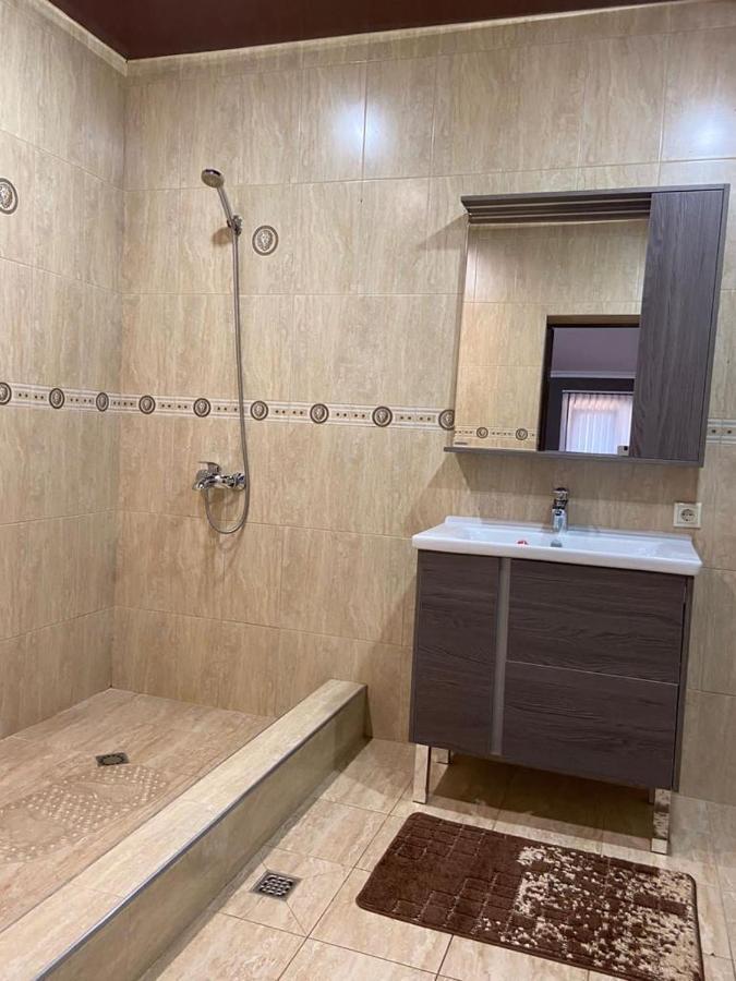 Guest House Vzgorye Гагра Екстериор снимка